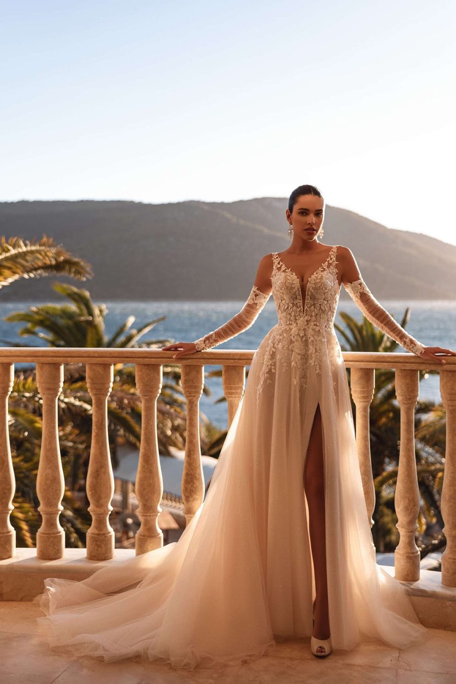 Suknia ślubna 8279  - Cosmobella - kolor Iv/sheer/nude/natural - rozmiar 36, 38 - Salon Le Mariage