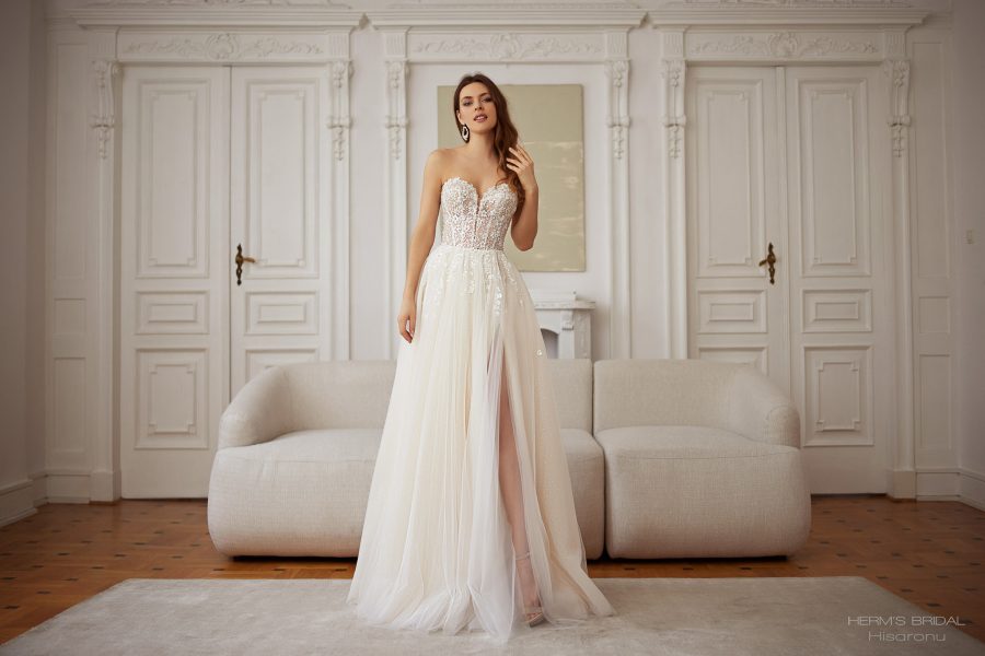 Suknia ślubna Hisaronu  - Herms - kolor Iv/Lt.gold - rozmiar 38 - Salon Le Mariage