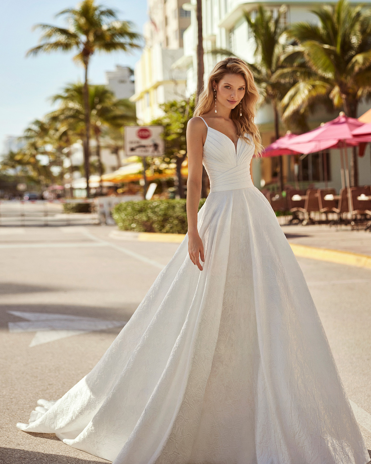 Suknia ślubna Clara  - Luna Novias - kolor Oryginal - rozmiar 38 - Salon Le Mariage