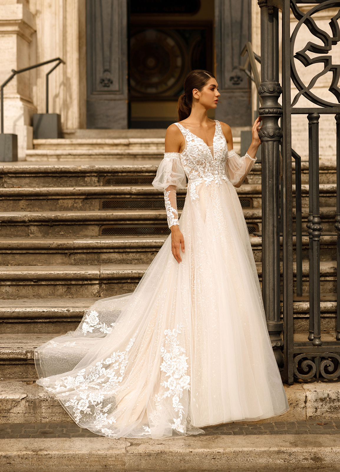 Suknia ślubna EB0122  - Ellebeline - kolor Nude - rozmiar 42 - Salon Le Mariage