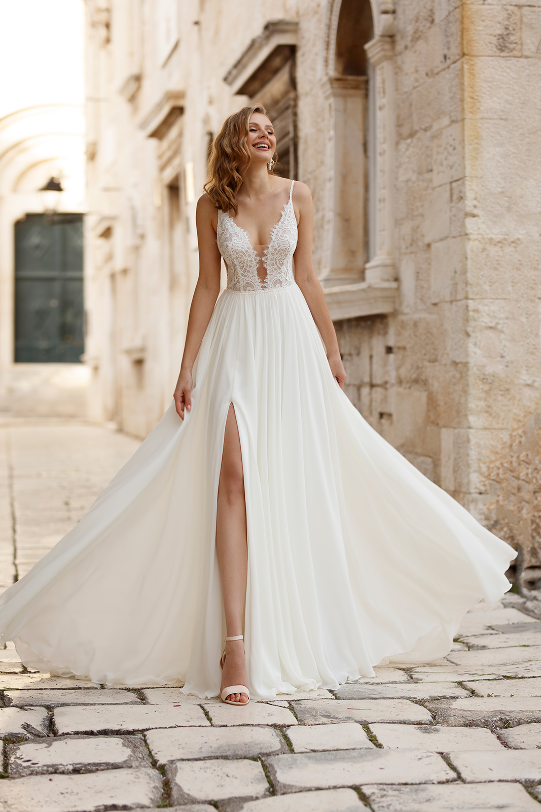 Suknia ślubna Amadea  - Francessa Rossi - kolor ivory - rozmiar 38 - Salon Le Mariage